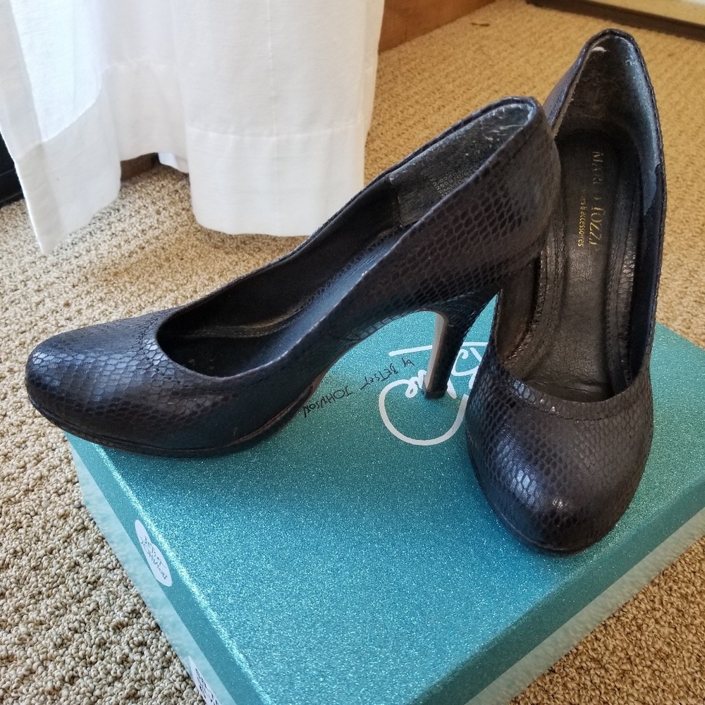 (3 for $15) Marco tozzi heels